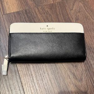 Kate Spade Two-Tone Black and Cream Wallet